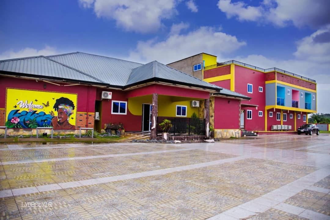 Kikis Court Resort Hohoe Buitenkant foto