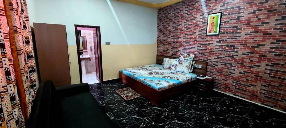 Kikis Court Resort Hohoe Buitenkant foto